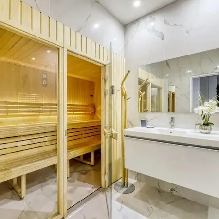 Sacre-coeur Modern 4bd With Sauna For 10 Guests! パリ