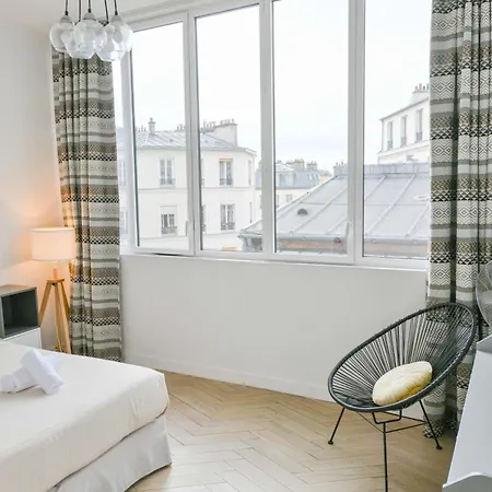 Sacre-coeur Modern 4bd With Sauna For 10 Guests!