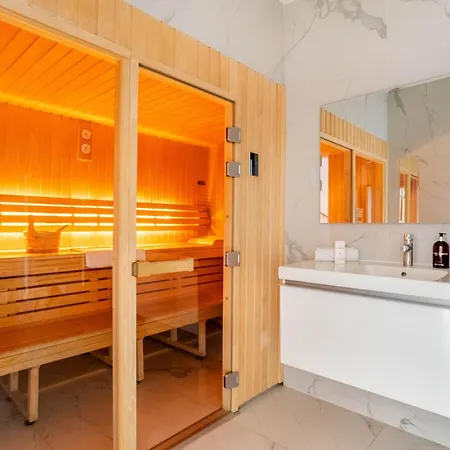 Sacre-coeur Modern 4bd With Sauna For 10 Guests!
