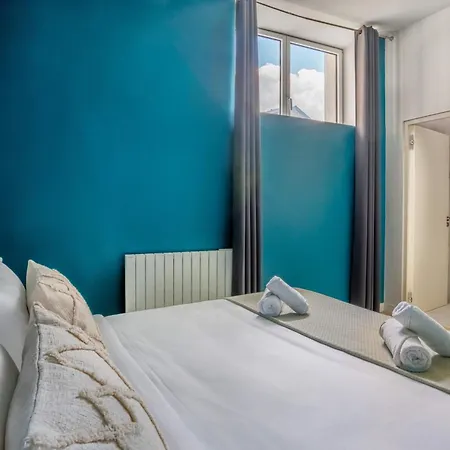 Sacre-coeur Modern 4bd With Sauna For 10 Guests! アパート