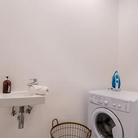 Sacre-coeur Modern 4bd With Sauna For 10 Guests! パリ