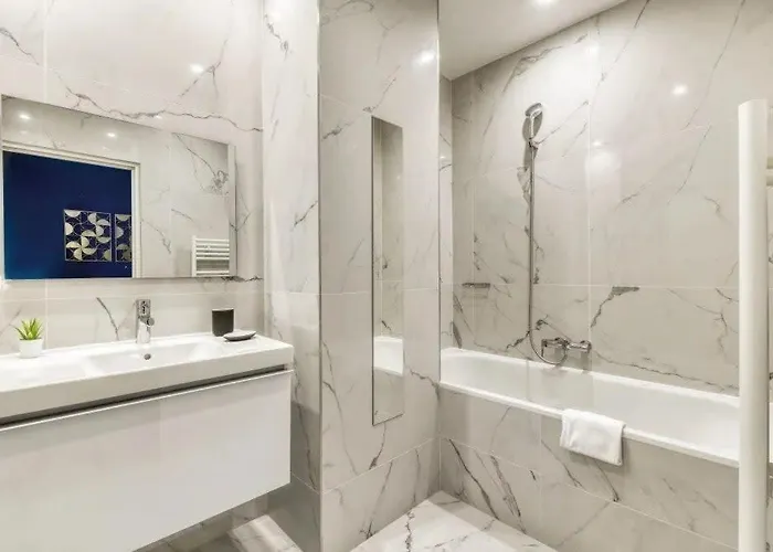 Apartmán Sacre-coeur Modern 4bd With Sauna For 10 Guests! *