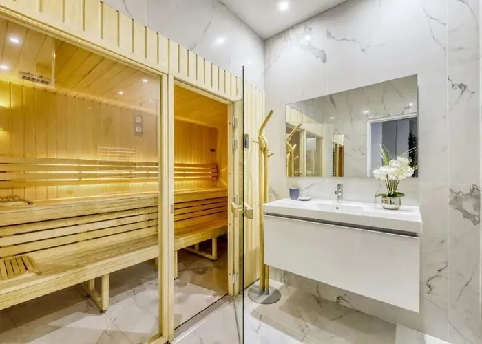 Sacre-coeur Modern 4bd With Sauna For 10 Guests! Paříž