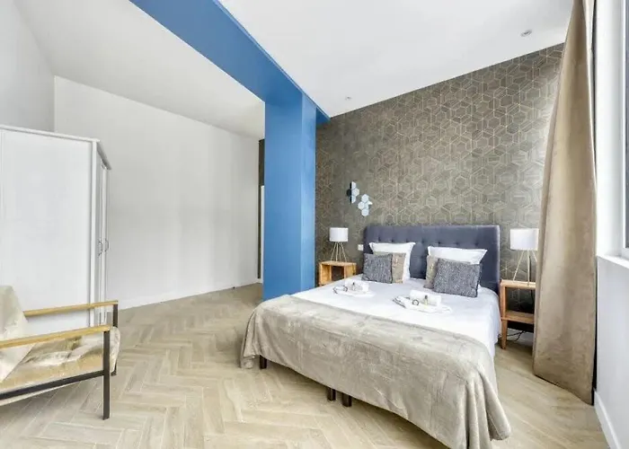 Apartmán Sacre-coeur Modern 4bd With Sauna For 10 Guests!