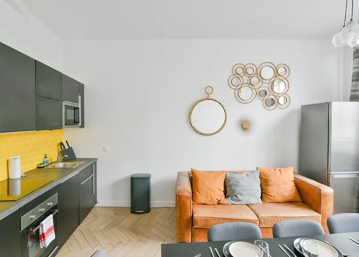 Sacre-coeur Modern 4bd With Sauna For 10 Guests! Apartmán