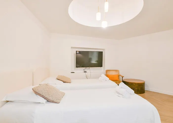 Sacre-coeur Modern 4bd With Sauna For 10 Guests! Paříž