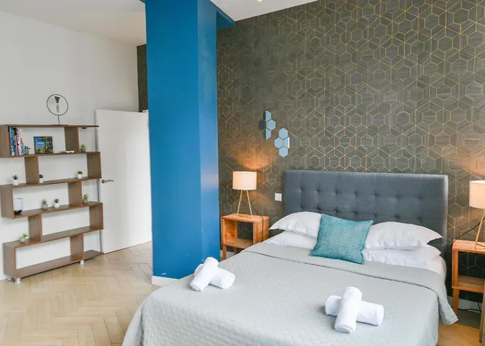 Sacre-coeur Modern 4bd With Sauna For 10 Guests!