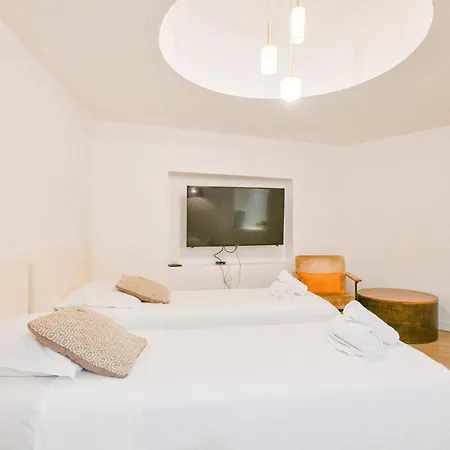 Sacre-coeur Modern 4bd With Sauna For 10 Guests! Paris